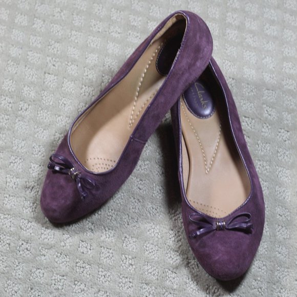 Clarks Artisan Size 8 Purple Suede Ballerina Flats - LIKE NEW - Picture 1 of 6